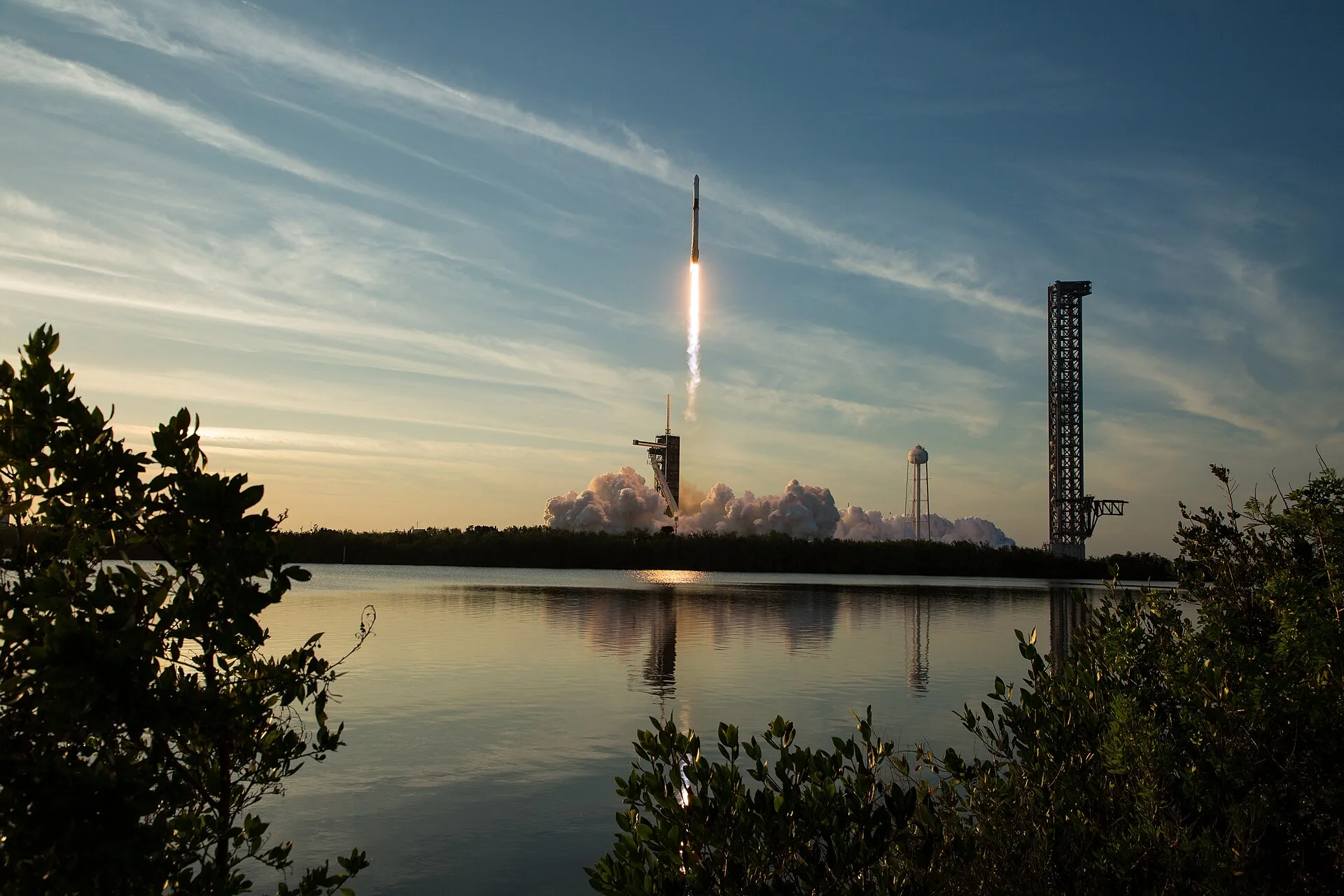 SPCX Stock Closed at $160.57 as Starlink’s 800 MHz…